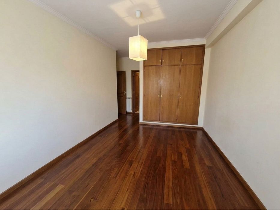 Apartamenro T3 pedroso central  com lugar de garagem e arrumos