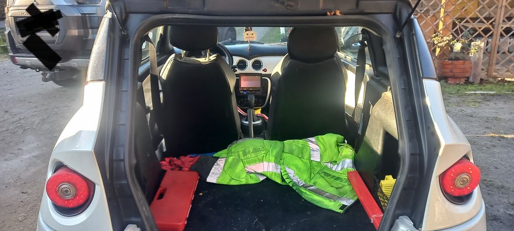 Malutkie autko. Chatenent