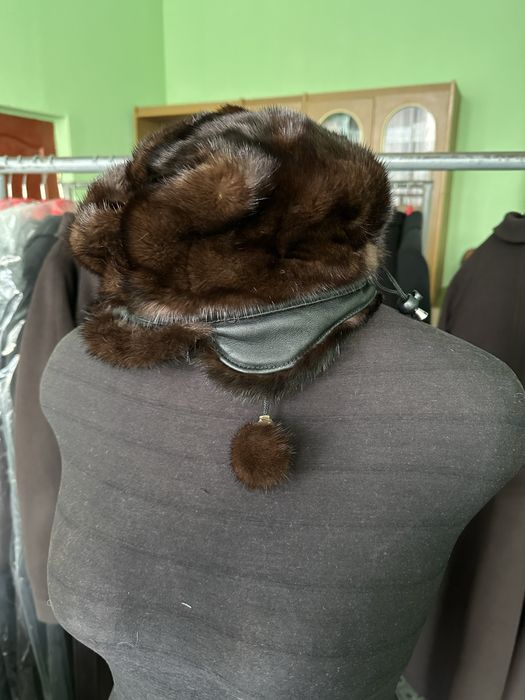 Продам шубу норковую с капюшоном и шапкой в комплекте