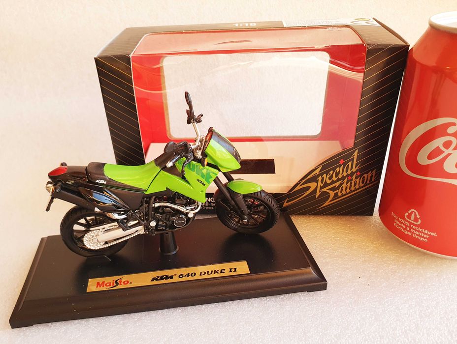 Antiga Miniatura 1/18 ~ "KTM 640 DUKE II" ~ Special Edition ~ Maisto