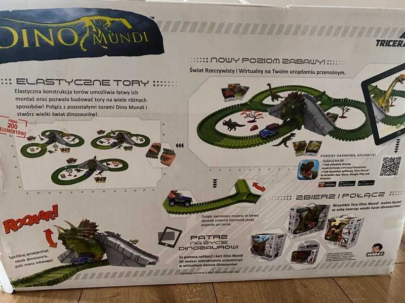 Kolejka z dinozaurami -Dino mundi atak triceratopsa