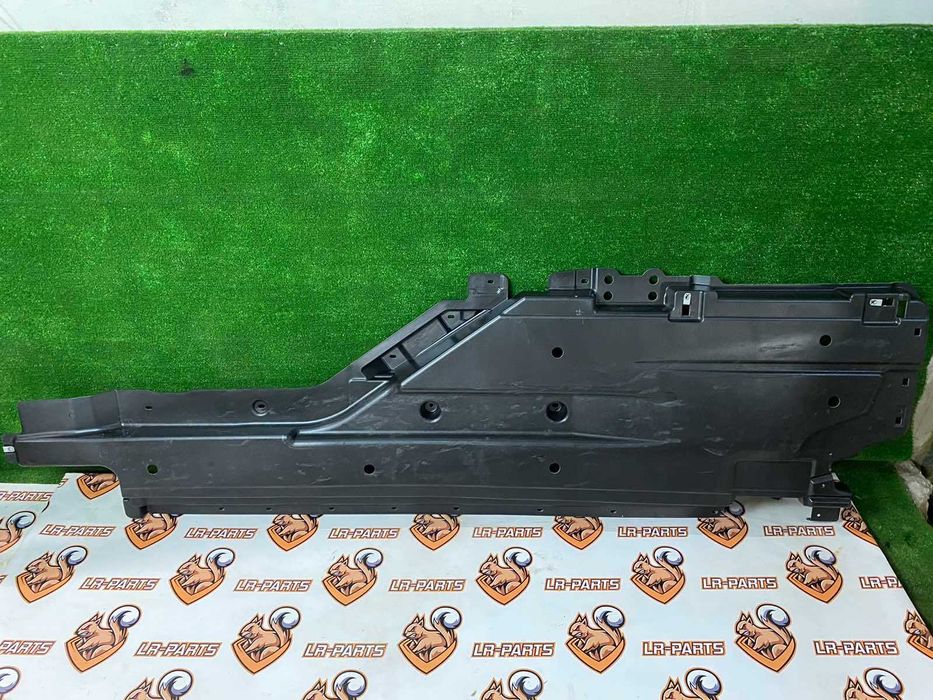 Захист двигуна днища порогів збоку і під двигун Velar F-pace