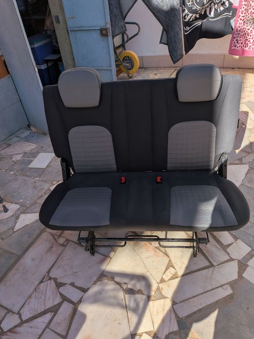 Banco para terceira fila para complementar os 7 lugares na Fiat doblo,novo.