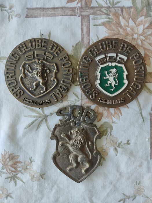 Medalhas, moedas e botão do Sporting