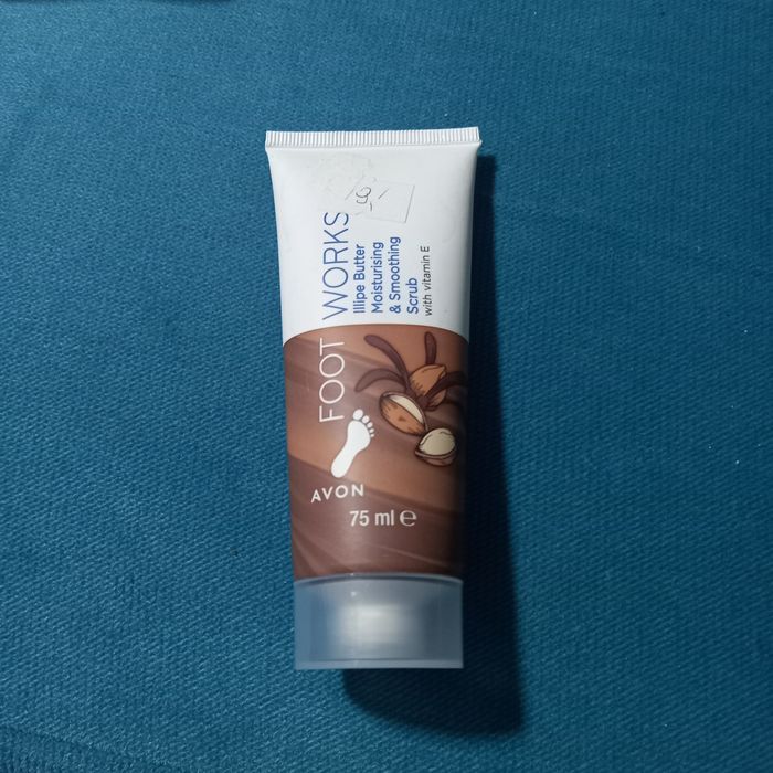 Avon Foot Works scrub do stóp