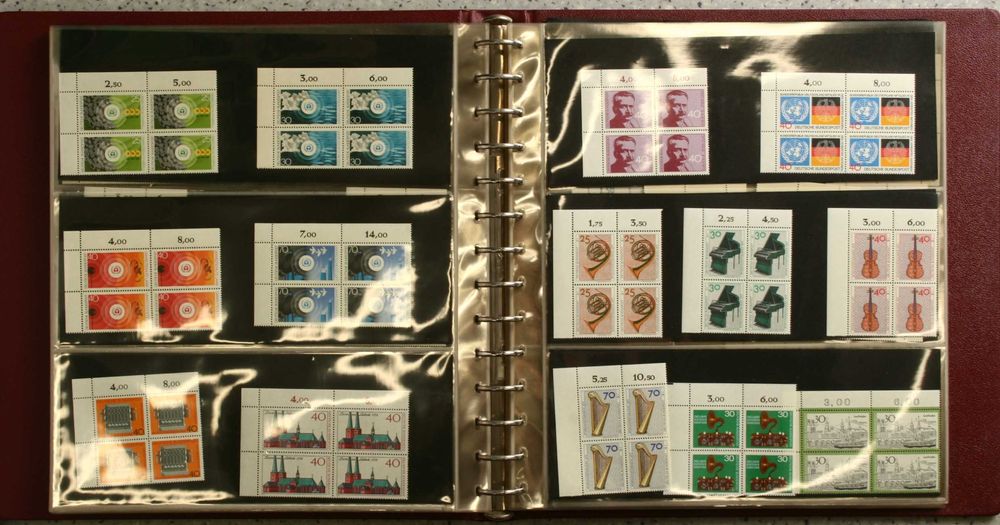 Klaser ze znaczkami z Niemiec "czwórki" Klaser ZŁ01