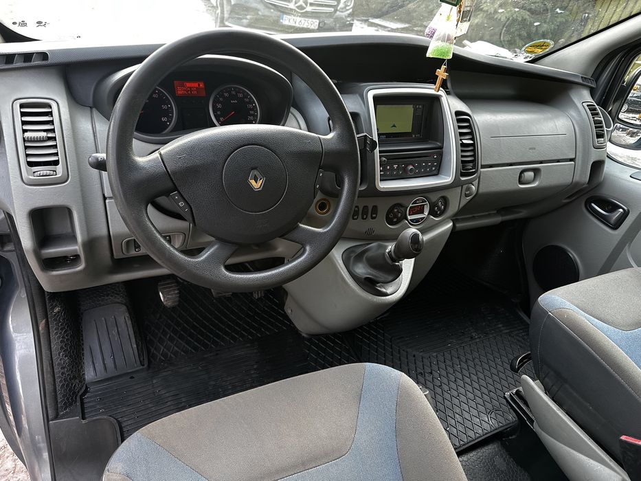 Renault Trafik 2.5 DCI Passenger 8 osobowy
