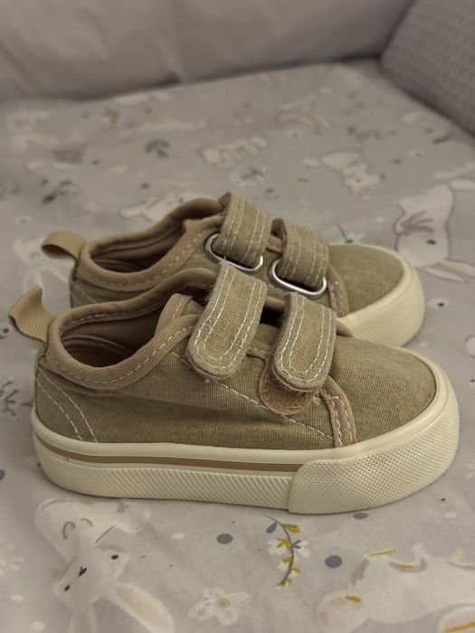 Кеди  H&M 18/19 розмір