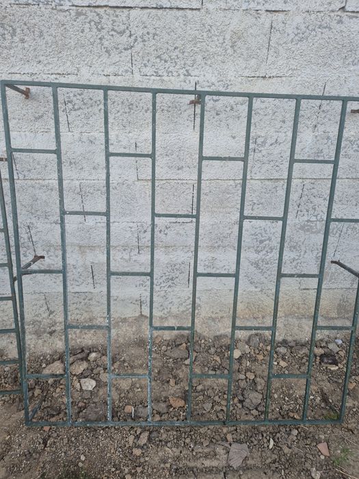Grades de ferro para janelas.