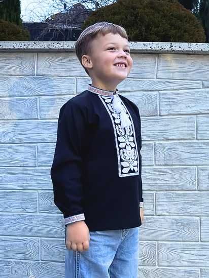 Дитяча вишиванка для хлопчика