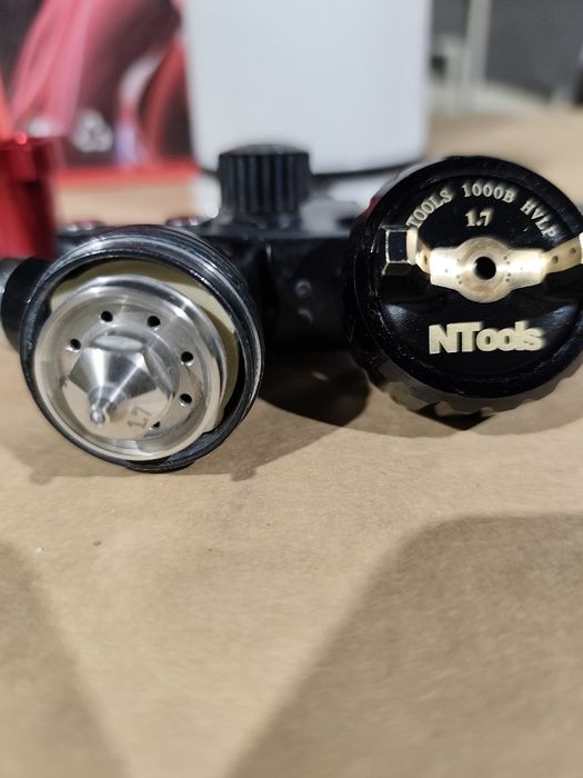 Краскопульт з двома дюзами