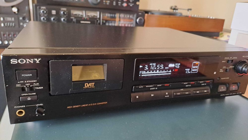 Magnetofon cyfrowy DAT Sony DTC 690 po serwisie.