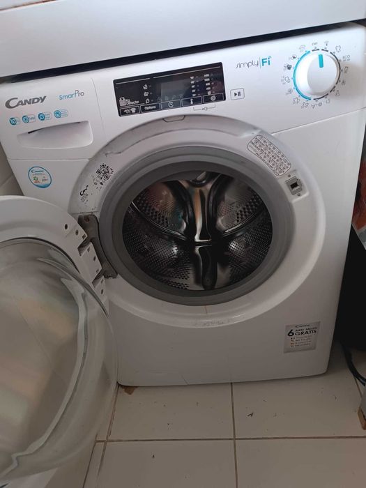 Máquina de lavar Candy SmartPro 10kg 1400RPM Para reparação ou peças