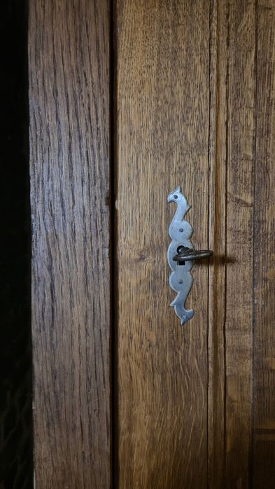 Nr. 404 antyczna szafa ze schowkiem styl Louis Philippe