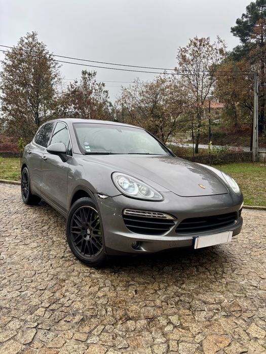 Porche Cayenne S Hybrid