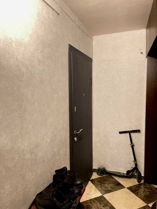 Продаж 2 кім. квартири по вул. Морозна