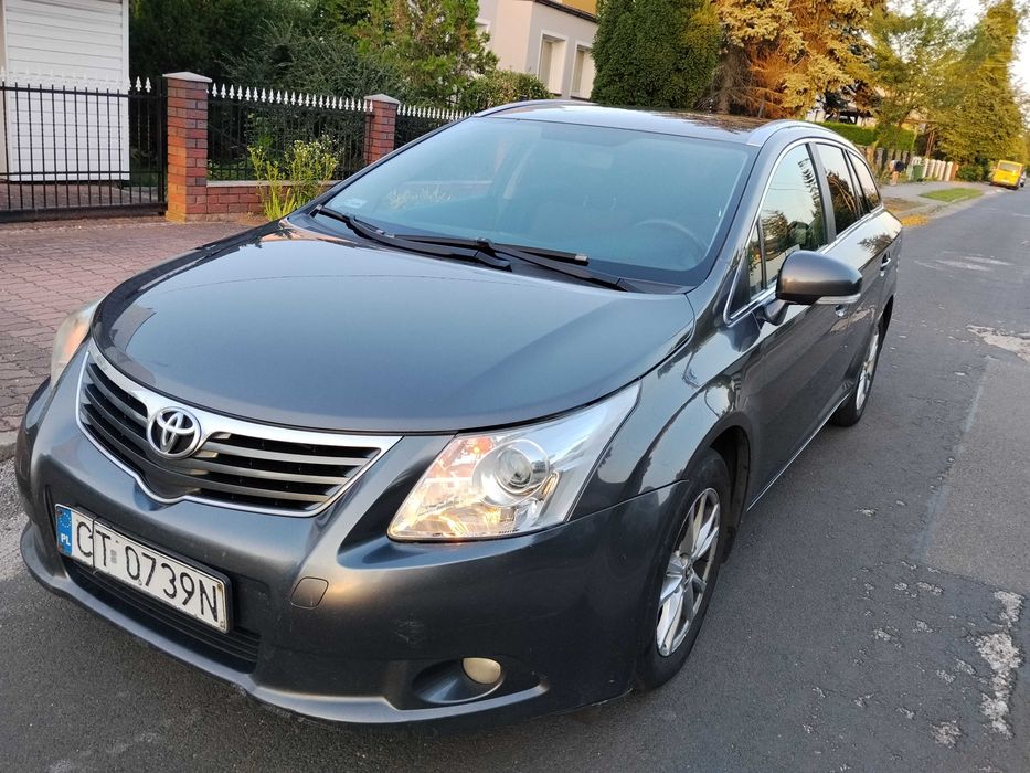 Toyota Avensis 2.0 diesel 2011 rok