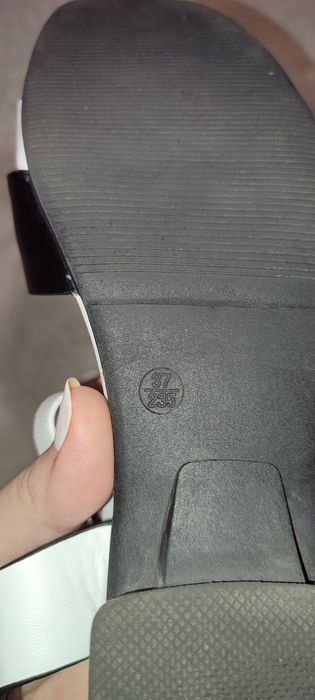 Босоніжки для дівчинки