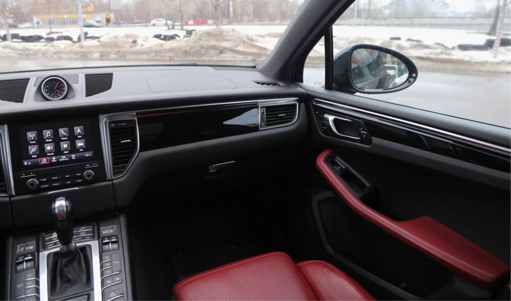 Porsche Macan 2018 VIN WP1AA2A54JLB09745 фото оголошення 2 з 17