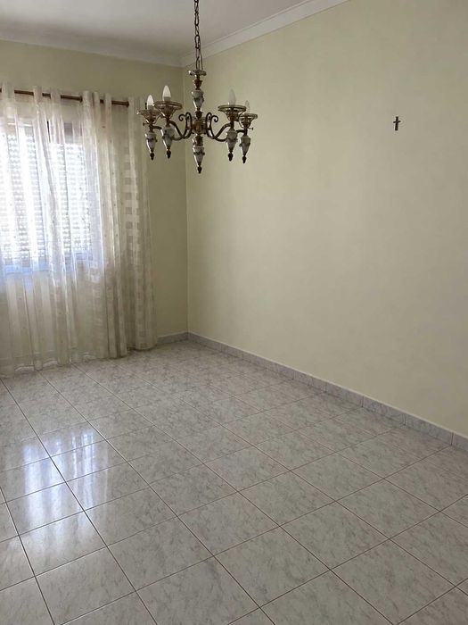 vendo apartamento T3 no centro de Almada