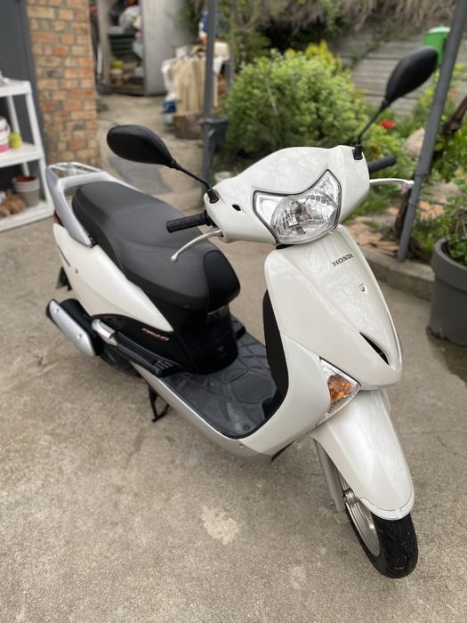 Скутер Honda lead 110