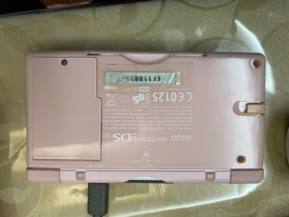 Pack consola DSi + 15 jogos e porta jogos