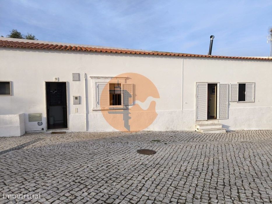 Moradia T1 - Arrendamento Anual - No Centro Da Aldeia Do Azinhal Em...