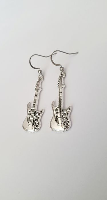 Kolczyki gitara rock gitary muzyka punk gotyk metal koncert