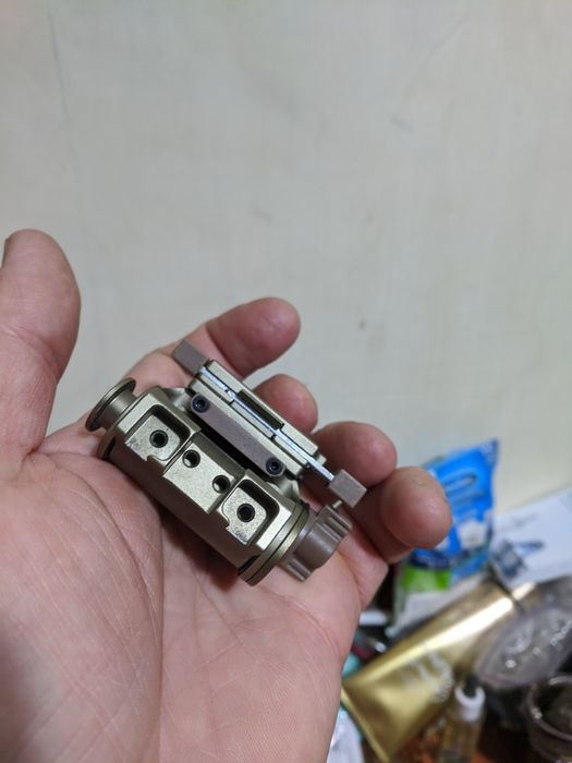 Крепление для прибора ночного видения на шлем