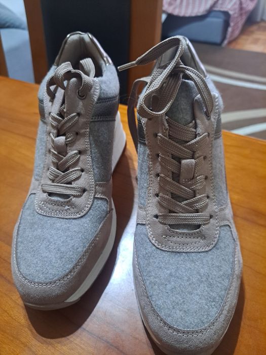 Sapato desportivo senhora 38 Novo