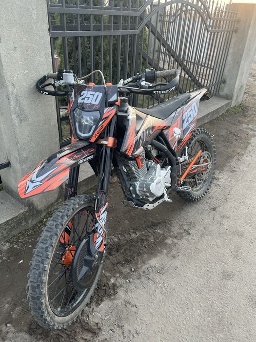 Продам кові адванс 250