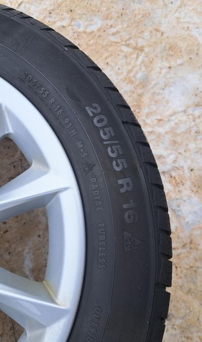 Alufelgi 16 cali 5 x 120 z oponami zimowymi   BMW