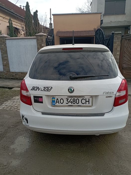 Продам машину Skoda Fabia