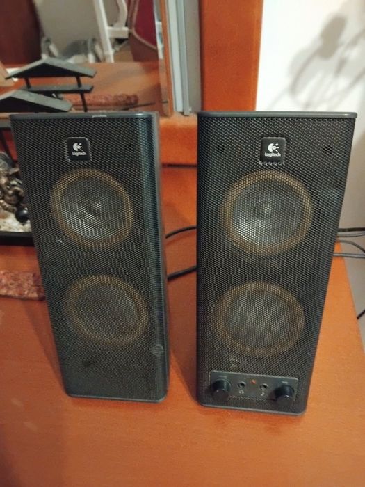 Colunas Longitech