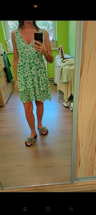 Sukienka rozmiar M marki Sinsay