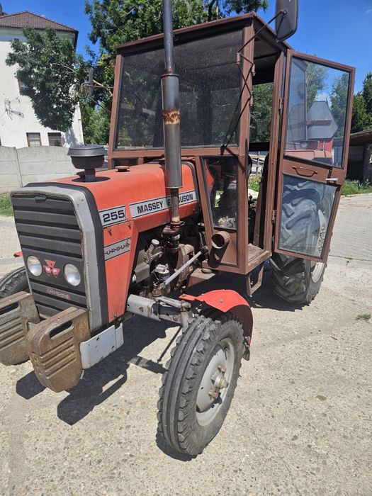 Massey Ferguson 255