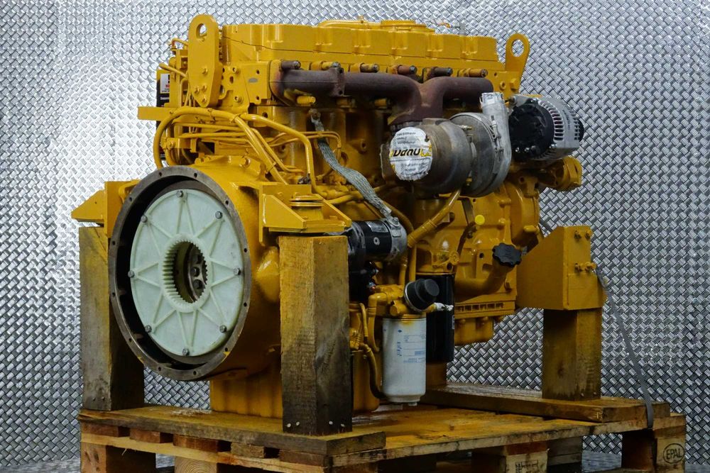 Remont silnika Caterpillar C6.6 do koparki, kruszarki Cat C6E