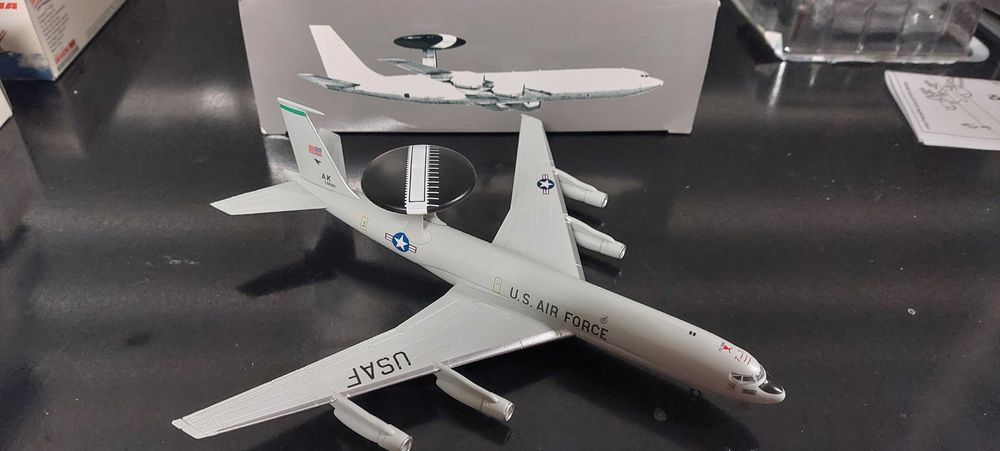 Avião Boeing Aviões Airbus escala 1/200 Boeing E-3 Sentry