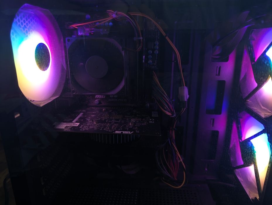 Комп'ютер (4 ядра, 16 ГБ, GTX 1050).

ГБ, GTX 1050)
