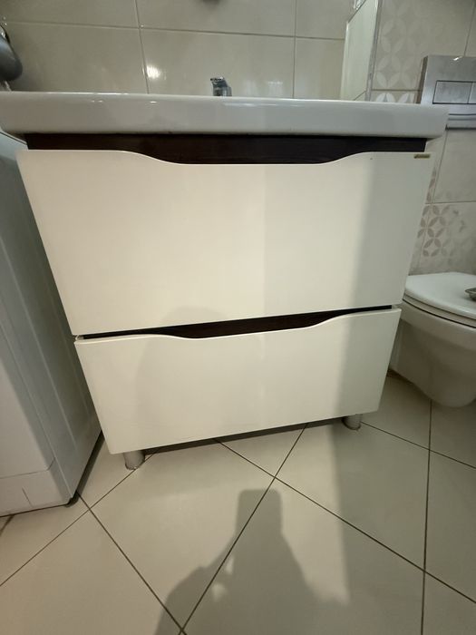 Продам умивальник з тумбою (аквародос)