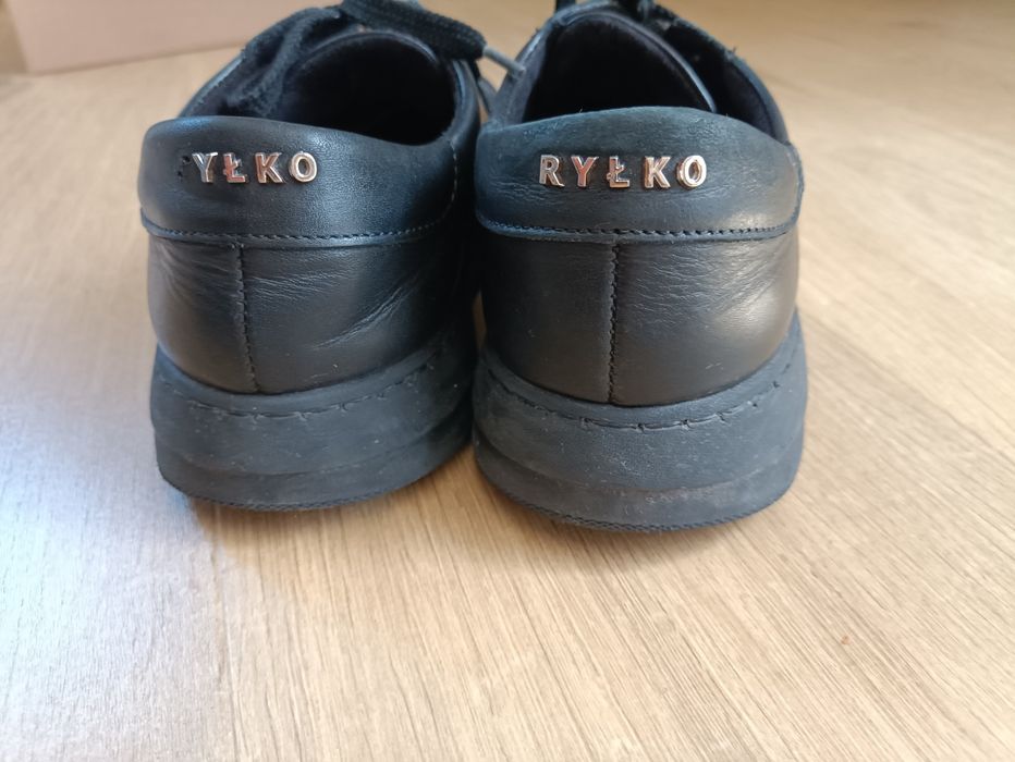 Buty skórzane sneakersy Ryłko r. 39