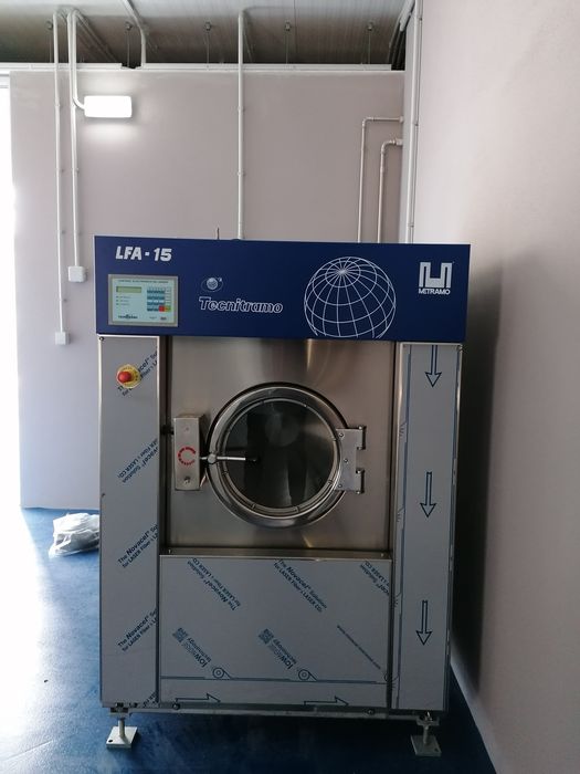 Máquina e equipamentos de lavar roupa industrial  Açores