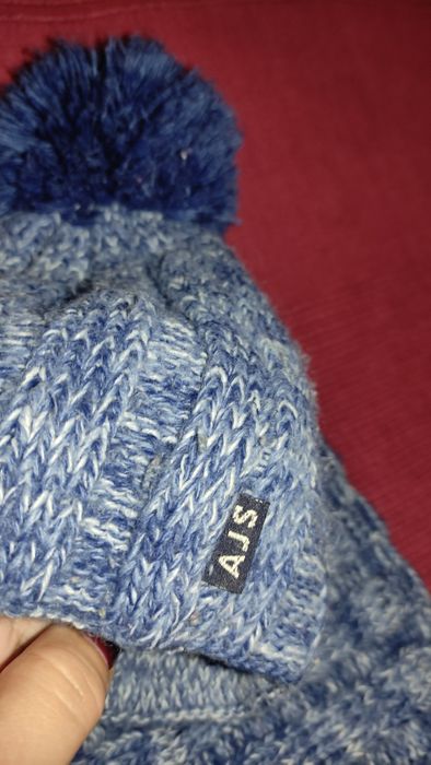 Шапка с бубоном с хомутом