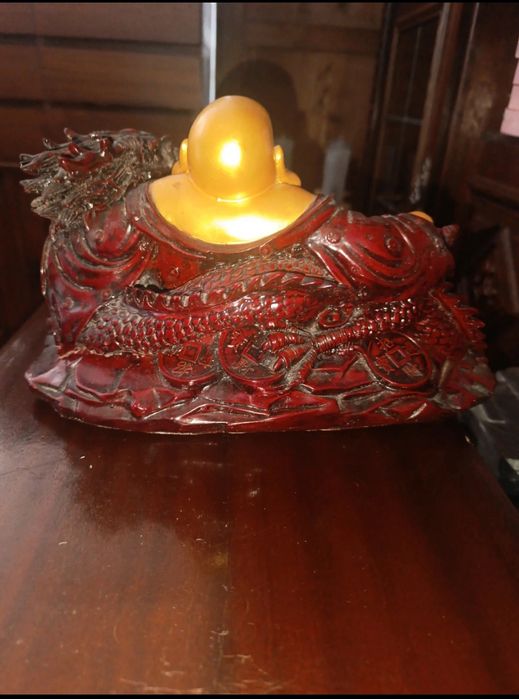 Buddha com dragão