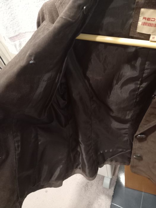 Casaco em couro cintado com pelo sintetico tamanho M