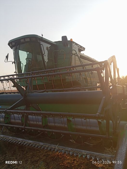 Продам Комбайн Джон дір