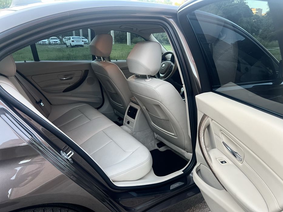 BMW F 30 Офіційний автомобіль