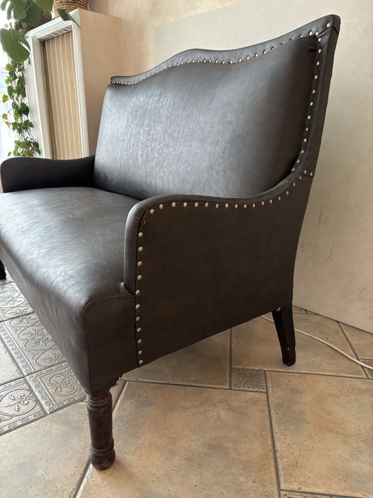 Skórzana kanapa do poczekalni sofa antyk