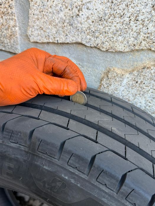 2 X Bridgestone DURAVIS 215/65R16C I Como Novos