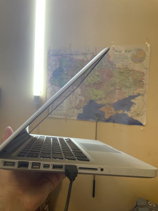 Mac Book pro 13 2011  8 ГБ / 256 SSD